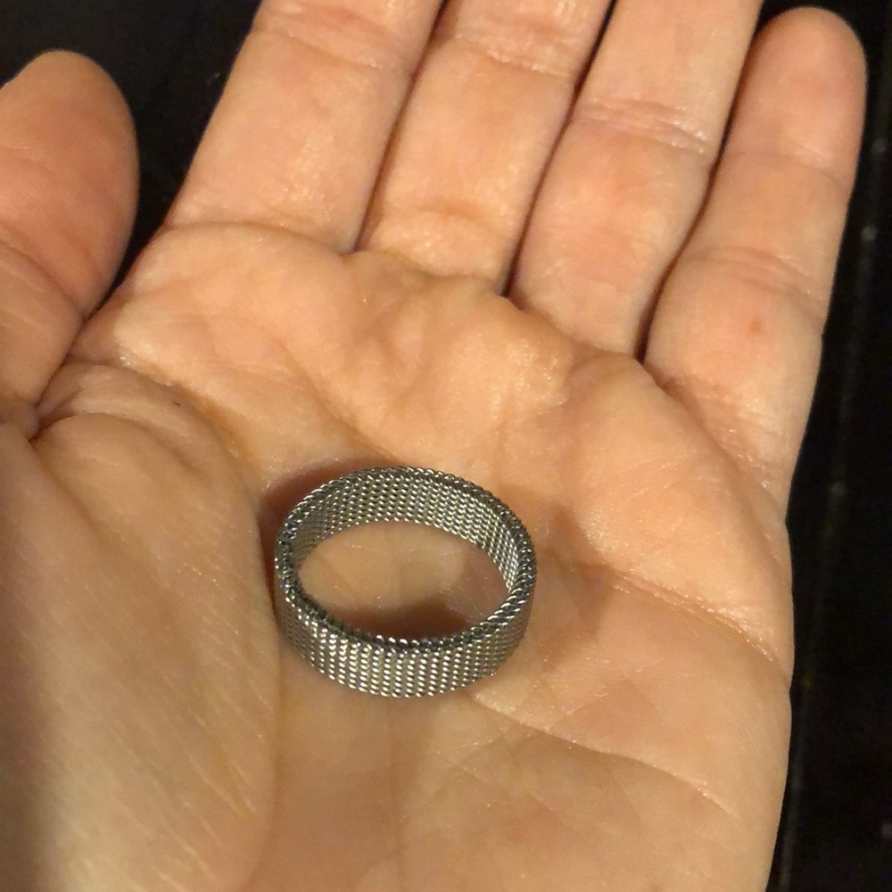 Silver mesh costume ring - Picture 3 of 3